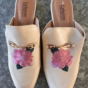 Catherine  Maladrono  Cream Floral Embroidered Women's Slides - new never worn